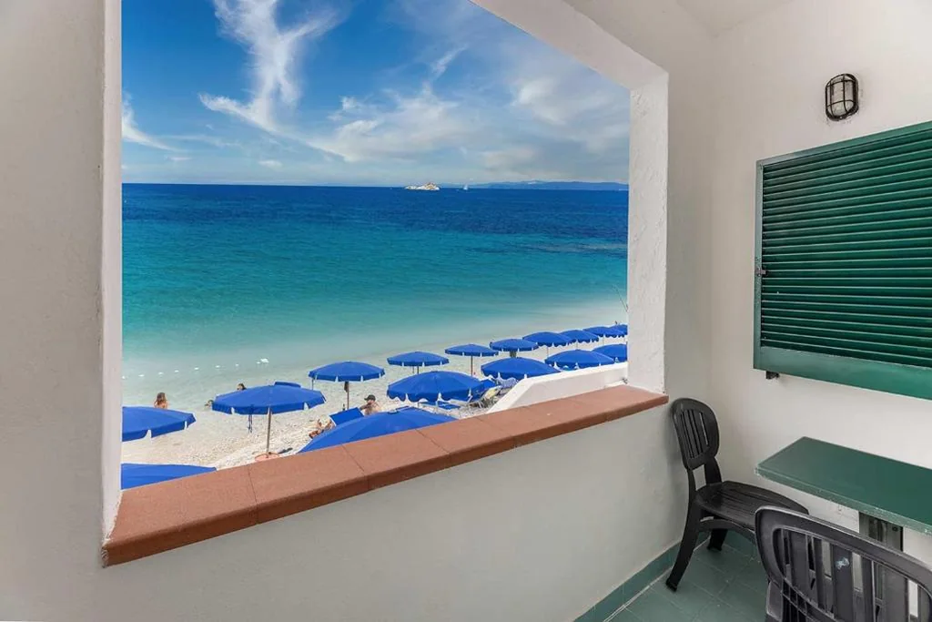 Camera Quadrupla con Vista Mare — Hotel Le Ghiaie