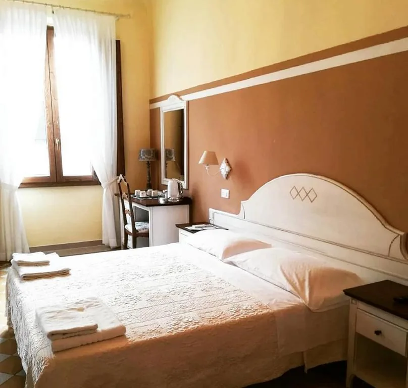 Camera Quadrupla Deluxe — Guest House Domo Florenzia