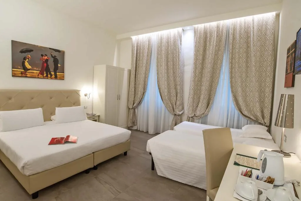 Quadruple Room — Hotel Accademia