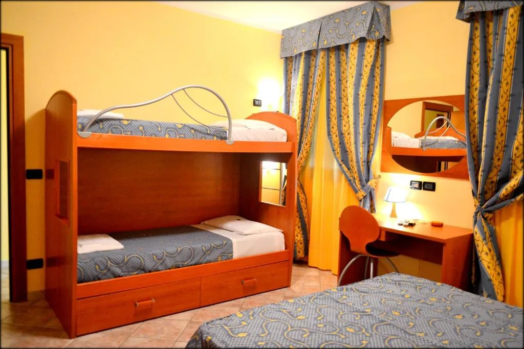 Camera Quadrupla — Hotel Anfora