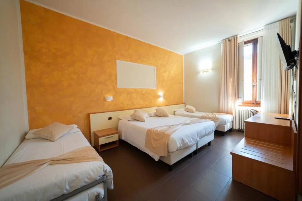 Quadruple Room — Hotel Angelica Firenze