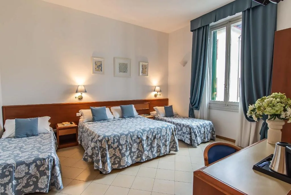 Quadruple Room — Hotel Bonifacio