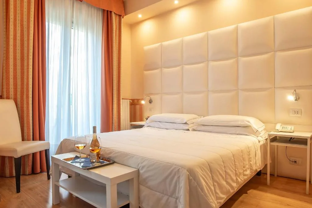 Quadruple Room — Hotel Jane