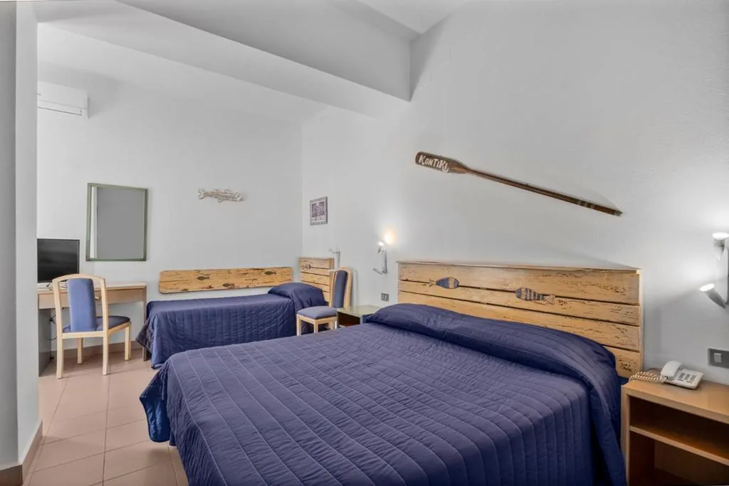 Camera Quadrupla — Hotel Kon Tiki