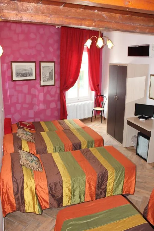 Quadruple Room — Hotel San Lorenzo