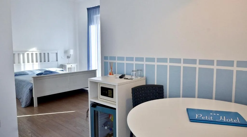 Camera Quadrupla — Petit Hotel