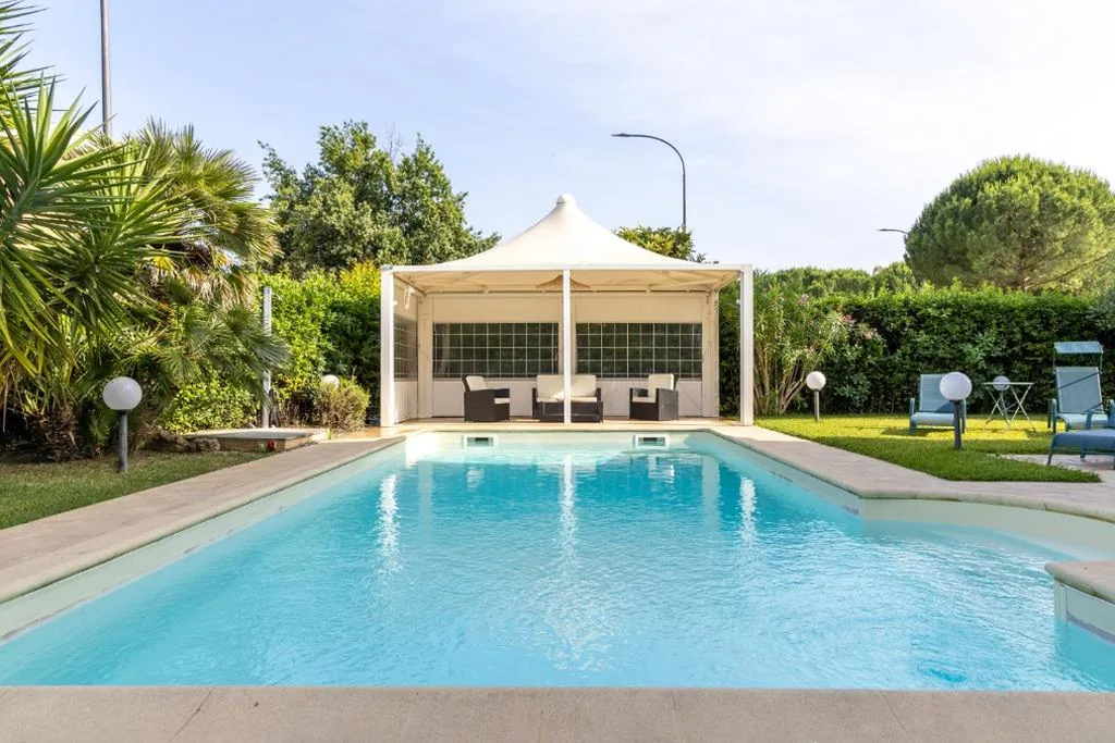 Camera Quadrupla Premium — Residence Il Boschetto – Villa Con Piscina