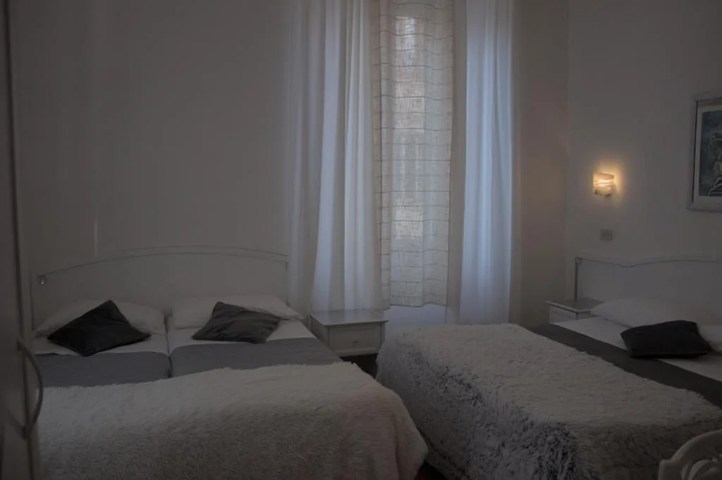 Camera Quadrupla Standard — Soggiorno Madrid