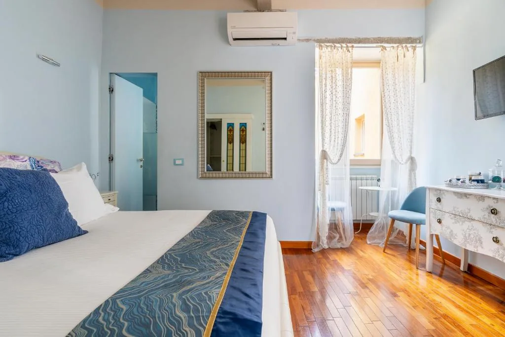 Queen Room — Central View Boutique – Milù Holidays Firenze