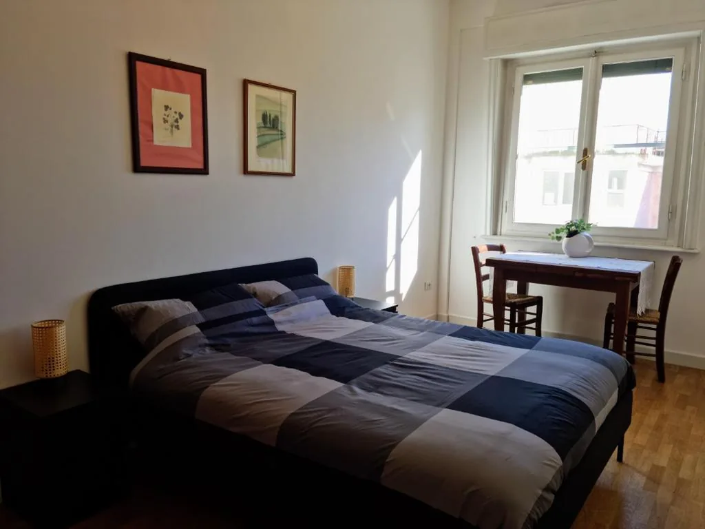 Camera Queen con Bagno in Comune — Cosy rooms