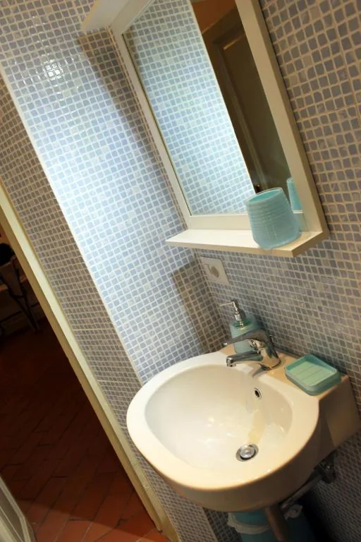Camera Queen con Bagno in Comune — Michelangelo’s Relais