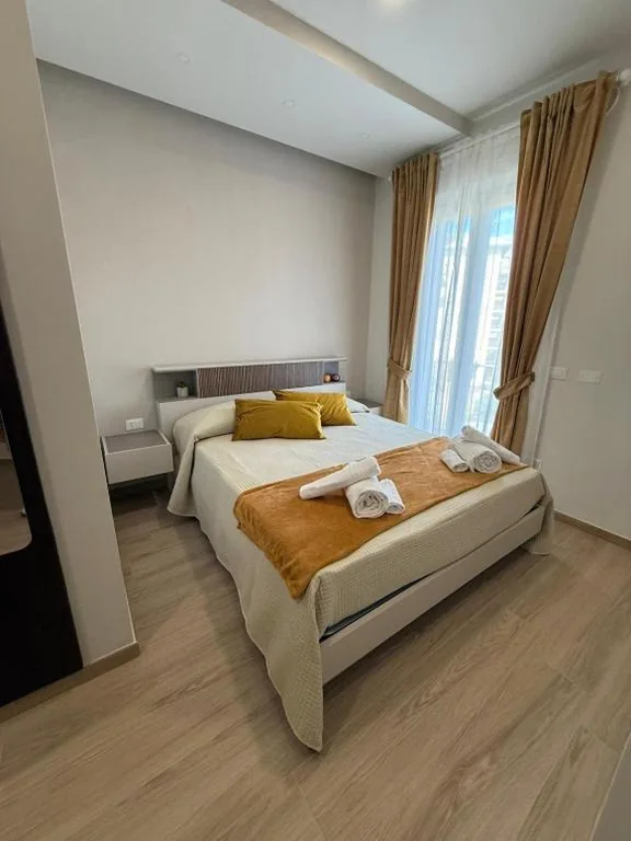 Queen Room with Balcony — Dalmazia22
