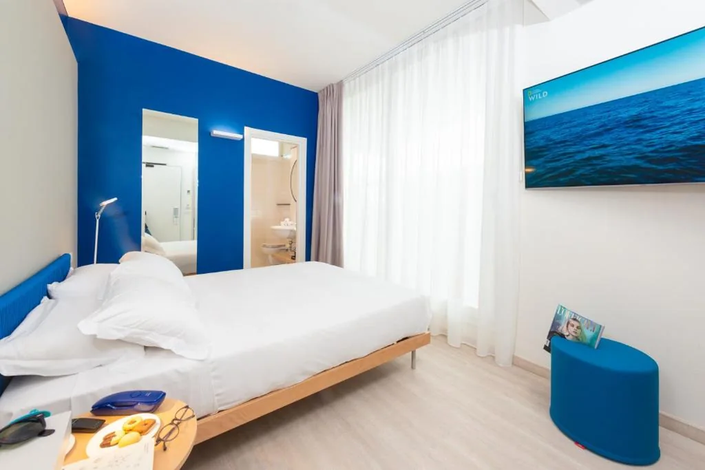 Queen Room with Balcony and Sea View — Amarina Hotel