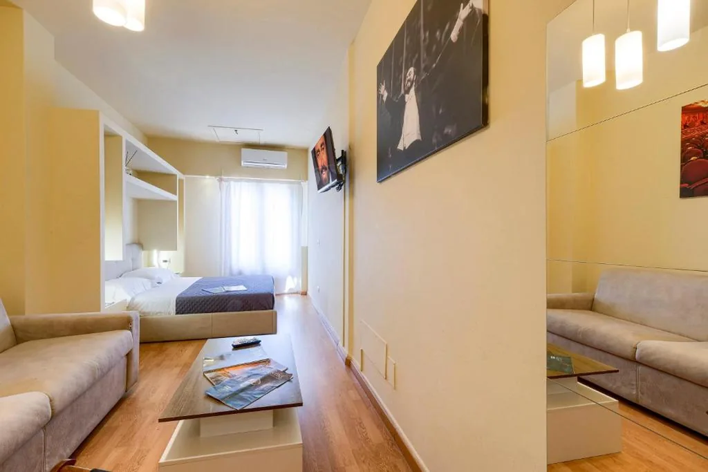 Queen Room with Balcony — Home Boutique Santa Maria Novella