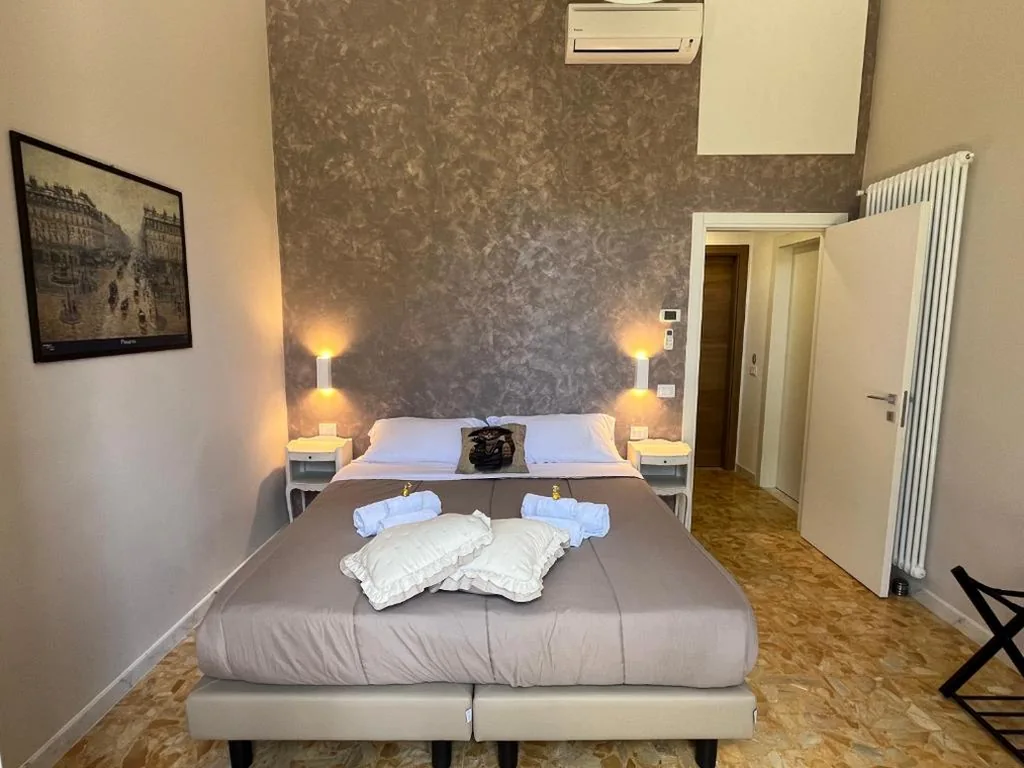 Queen Room with Balcony — Pura vida
