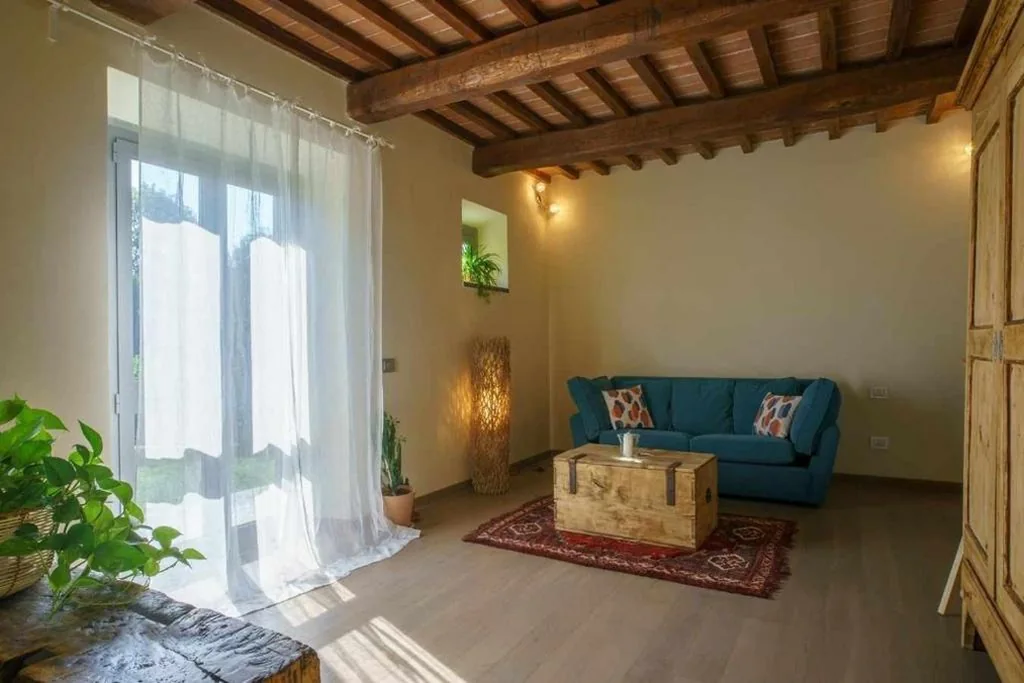 Camera Queen con Vista Giardino — Alba Morus Bed & Breakfast, sentiti a casa nel cuore della Toscana