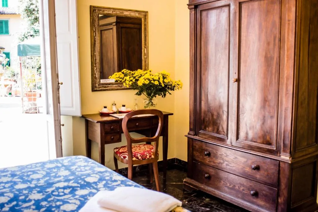 Camera Queen con Vista Giardino — Hotel Il Bargellino