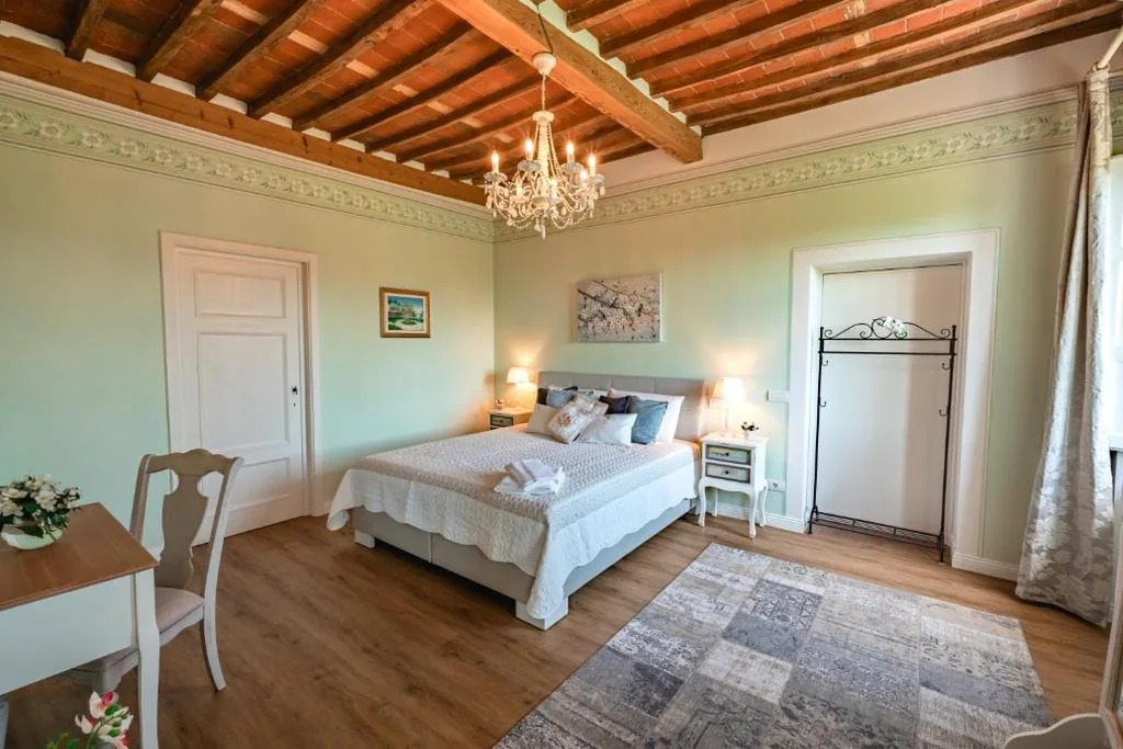 Queen Room with Garden View — Villa La Preziosa