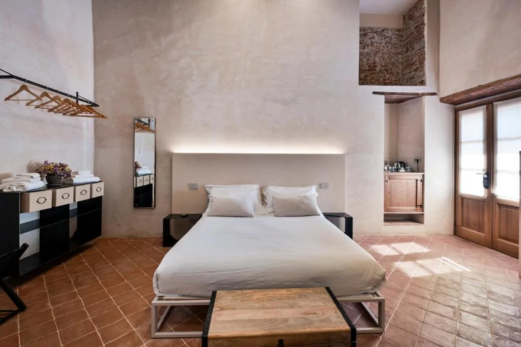 Camera Queen Deluxe — Badia Giulia Prestigious Historical B&B, Camaiore – Adults Only – No Pets