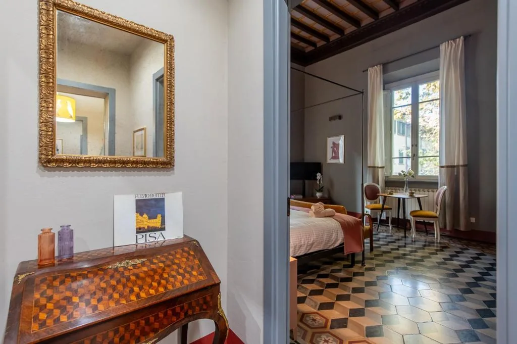Deluxe Queen Room — Casa Leopoldo