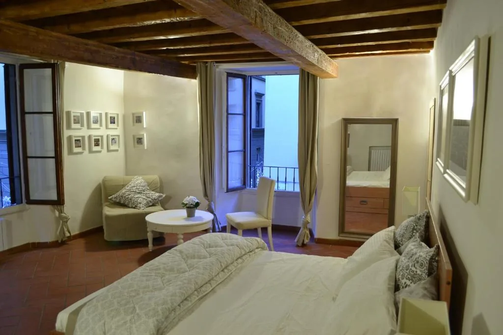 Queen Deluxe Room — Dante’s Relais