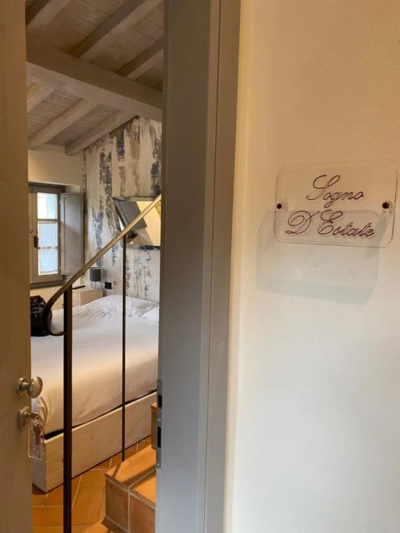 Deluxe Queen Room — Dimora Carducci