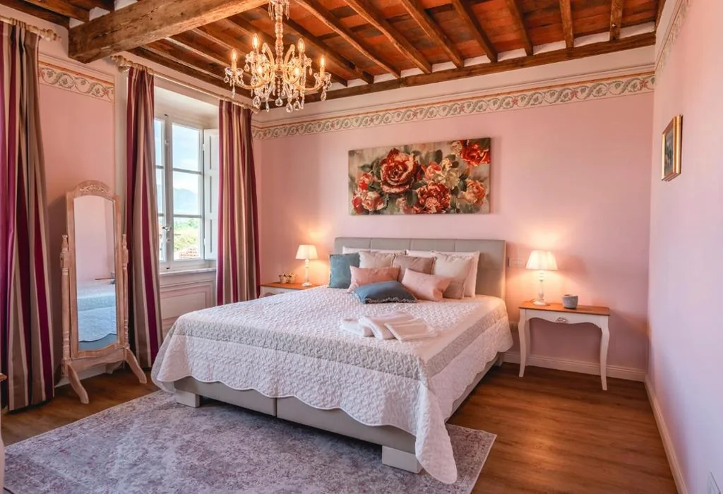 Deluxe Queen Room — Villa La Preziosa