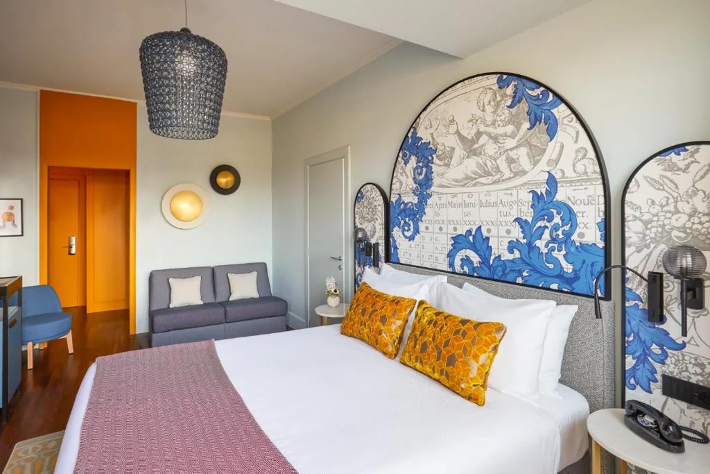 Camera Queen Premium con Divano-Letto — Hotel Indigo Florence by IHG