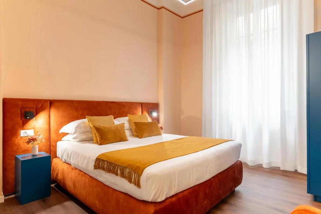 Standard Queen Room — Piccolo Hotel Puccini