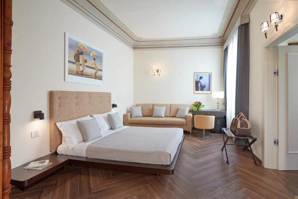 Standard Queen Room — Residenza Mondragone