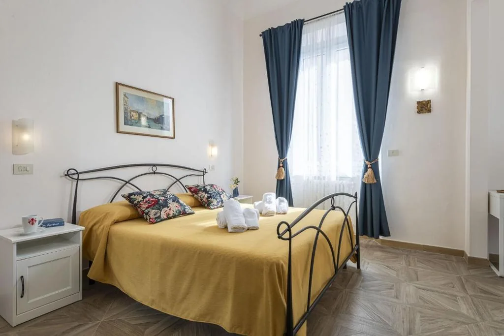 Camera Queen Superior — CADORNA Rooms in Florence
