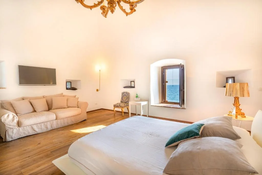 Superior Queen Room with Sea View — Torre Mozza – Dimora d’ Epoca