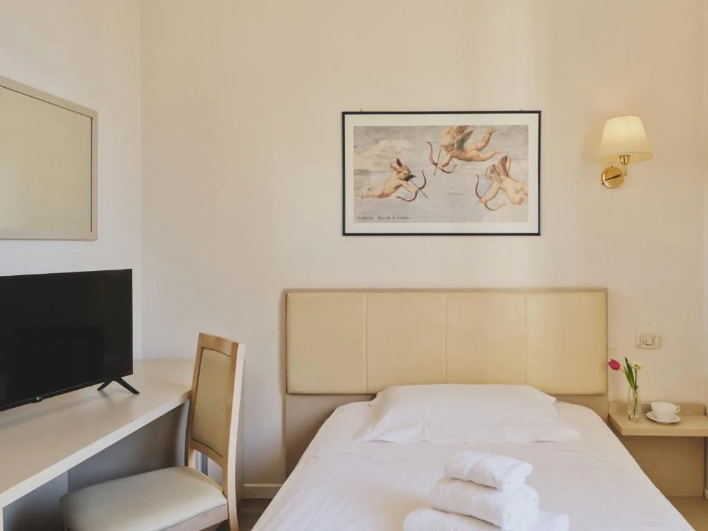 Camera Queen Superior — Hotel L’Aretino