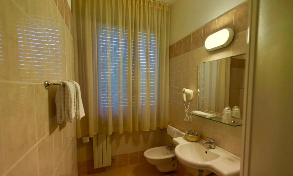 Quintuple Room (5 Adults) — Albergo Le Sorgenti