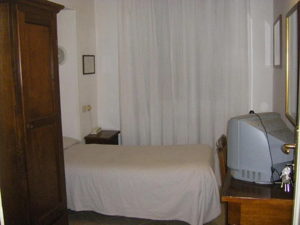 Single Room — Albergo Cannon d’Oro