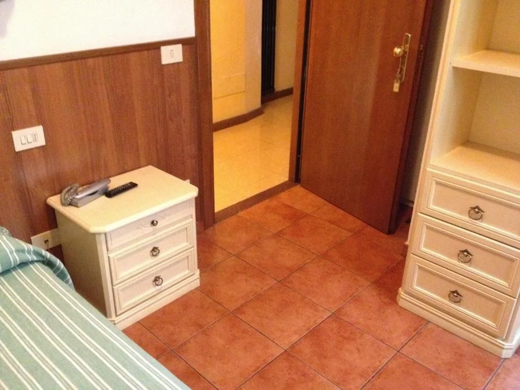 Single Room — Albergo Sonia