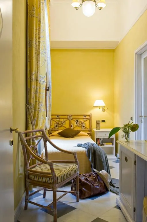 Single Room — Alloro B&B