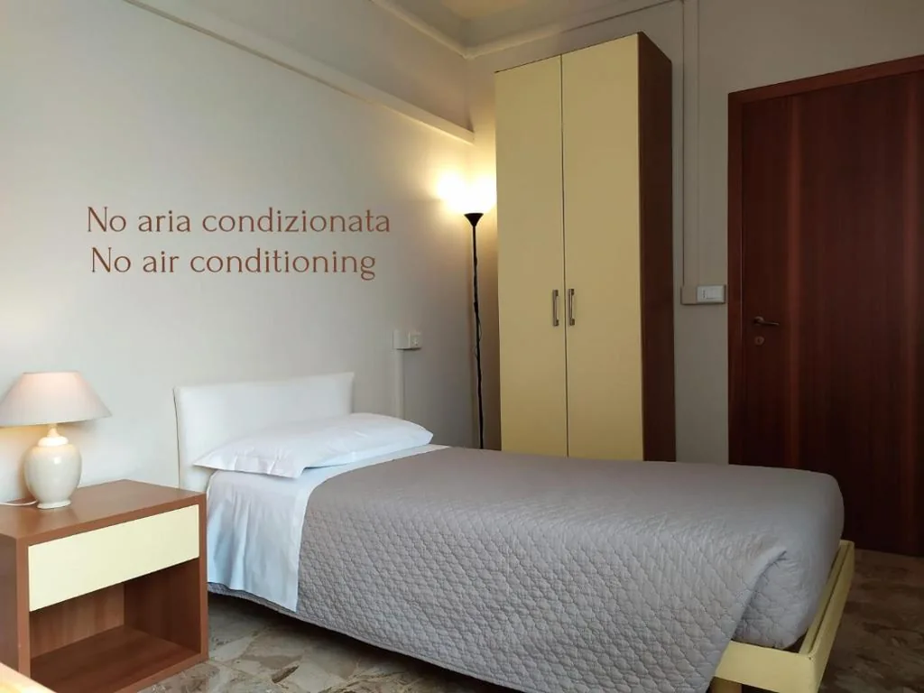 Single Room — B&B Cameracaffè Centro