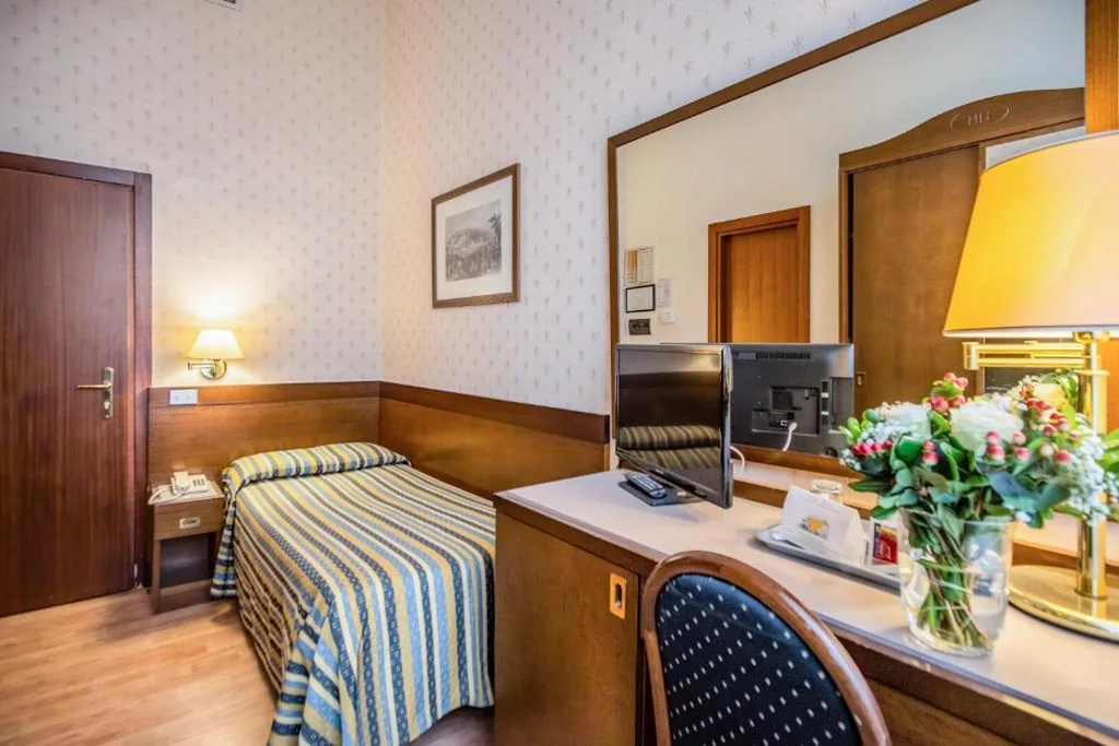 Classic Single Room — Hotel Martelli