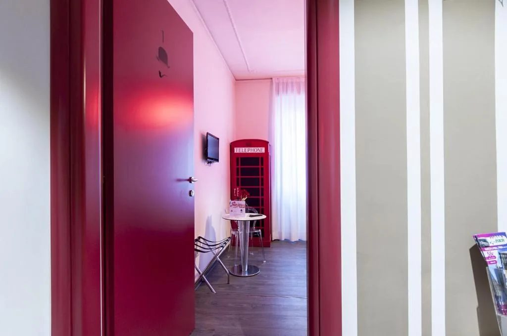 Camera Singola Comfort con Doccia — Il Giglio Rosso B&B