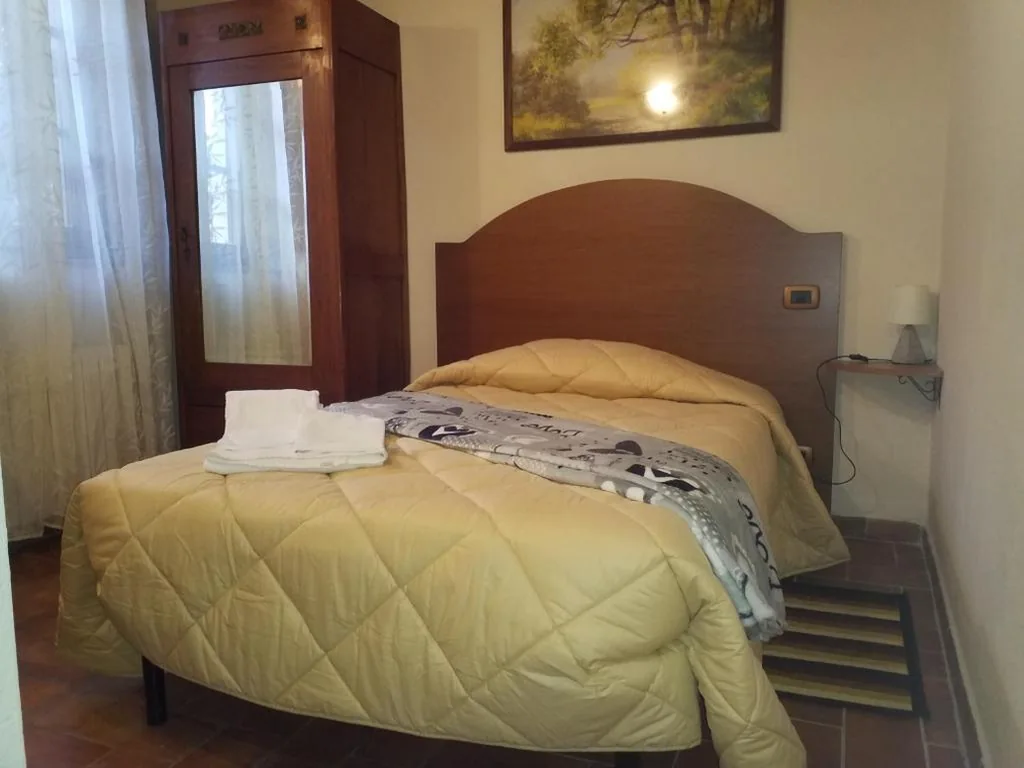 Single Room with Bathroom — Il Pozzo Di Sant’Andrea