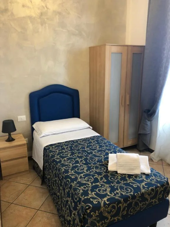 Single Room with Shared Bathroom — B&B La Cittadella