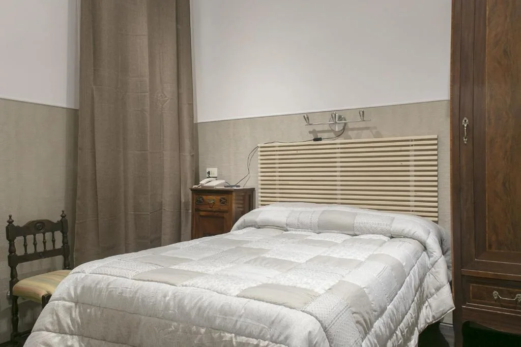 Single Room with Shared Bathroom — Loggia Fiorentina