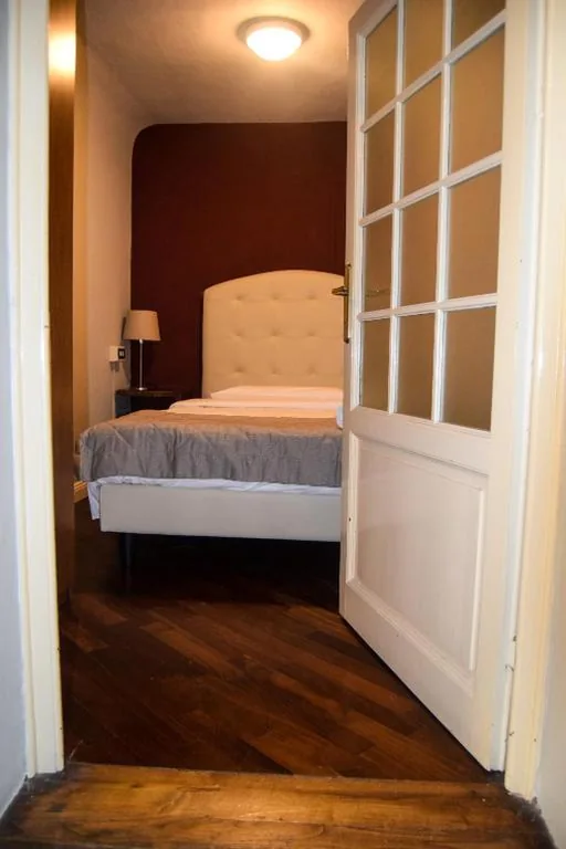 Single Room with Shared Bathroom — Soggiorno La Cupola Guesthouse