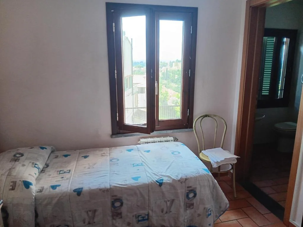 Camera Singola con Bagno Privato — Affitta camere San Miniato