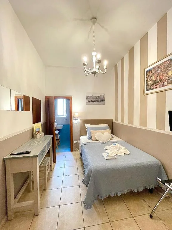 Camera Singola con Bagno Privato — B&B Le Camere di Livia