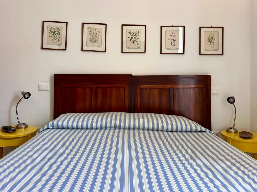 Single Room with Private Bathroom — B&B Viale Italia 22