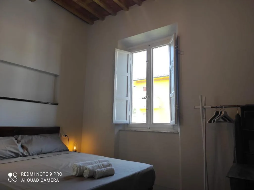 Single Room with Private Bathroom — B&BIG LUCCA