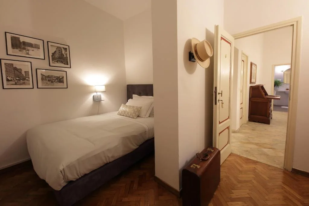 Single Room with External Private Bathroom — Corsini Tintori