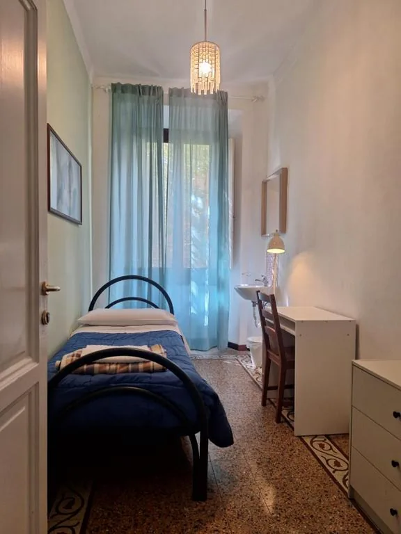 Camera Singola con Bagno Privato Esterno — sleep easy